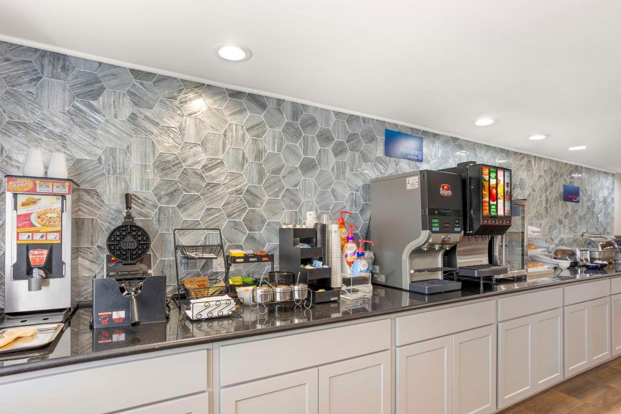 Western Westgate Hotel 3*