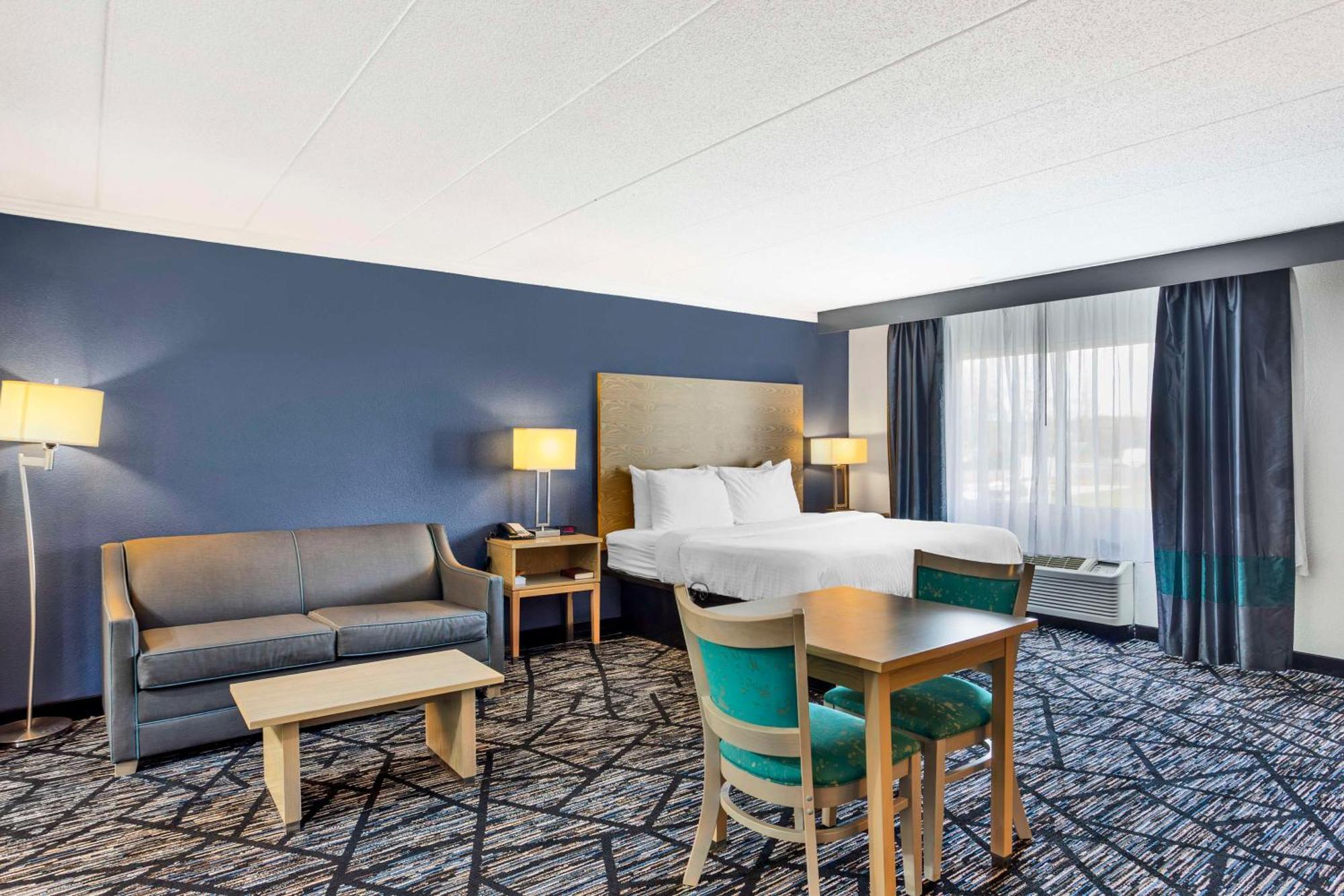 Western Westgate Hotel 3*